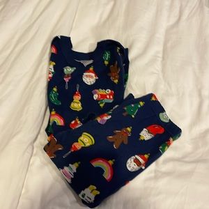 Great condition Hannah Anderson kids holiday pajamas w/ ornament design size 8
